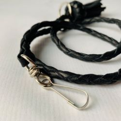 Cordón cuero negro 1