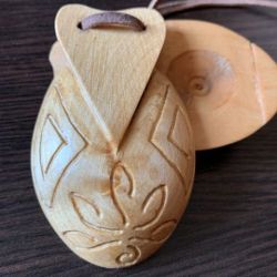 castanuelas alargadas claras 1