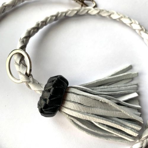 Cordón Blanco y Negro en redondo 1