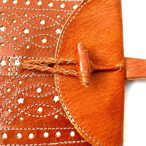 Funda de Cuero Doble calado marrón 1