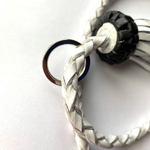 Cordón Blanco y Negro en redondo 3