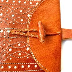 Funda de Cuero Doble calado marrón 1