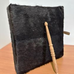 pandero cuadrado de piel de cabra sobre bastidor