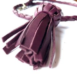 Cordón cuero morado 3